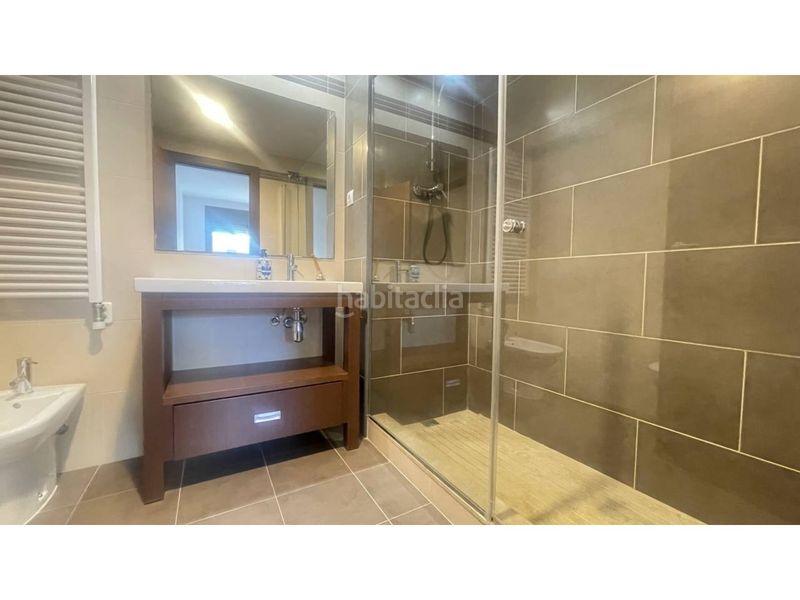 Foto b3464ea4-f4f1-46af-93a4-64de62f68681. Apartament amb calefacció aparcament a Sant Pere Nord Terrassa