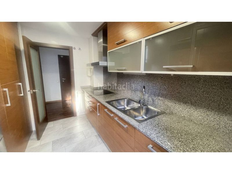 Foto cdcb72cd-fe89-4805-967b-6eb636cc5ea8. Apartament amb calefacció aparcament a Sant Pere Nord Terrassa