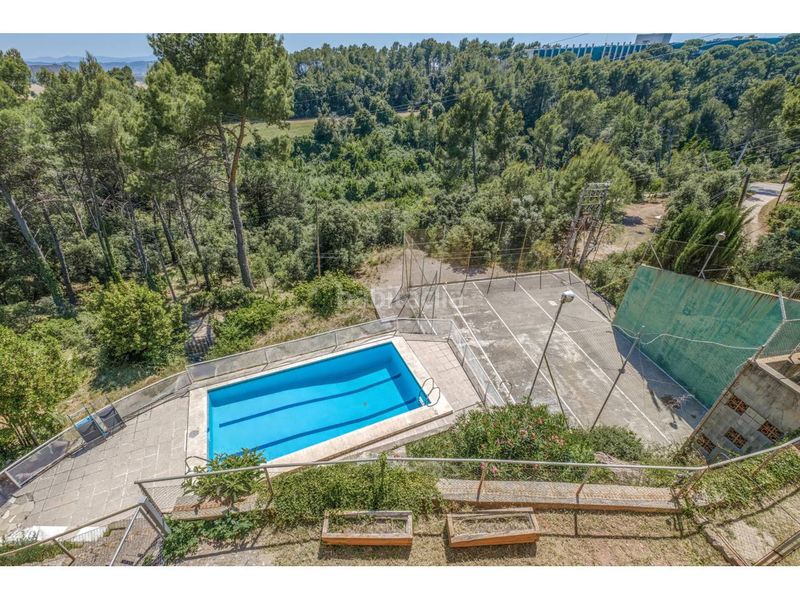 Foto c5c0f2f8-7c0a-4a49-91f4-bde0e3efddb3. Casa amb calefacció aparcament piscina a Matadepera