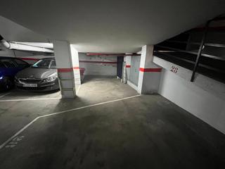 Car parking in Carrer del doctor ferran 20