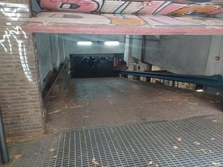 Aparcament cotxe a Carrer de valncia 154. Oportunidad de inversion a 10500