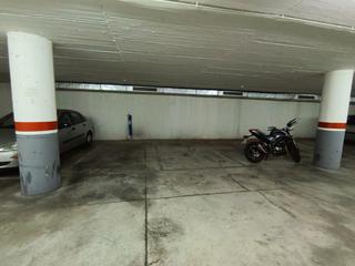Aparcament cotxe  Carrer de la mare de déu de montserrat 58. En venta plaza de parking para coche medio