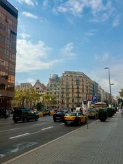 Car parking in Carrer d'aragó 311. Piso con grandes posibilidades en el centro de barcelona – calle