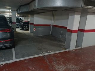 Lloguer Aparcament cotxe a Carrer de benet mateu 34. En alquiler plaza de parking para coche mediano