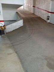 Aparcament cotxe a Carrer canelones 10. Plaza de parking mas trastero