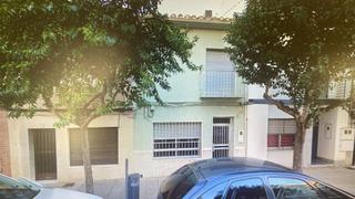 Casa a El Pilar. Excelente vivienda alquilada a la venta
