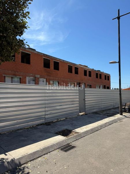 Foto 3113b0f7-192a-41a6-a1d1-3a169cc7ba8f. Edificio in calle calle senia 218 in Playa-Ben Afeli Almazora / Almassora