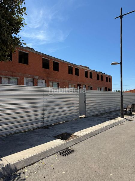 Foto b0955edc-b2b7-46ed-bb92-b726a6a8800a. Edificio in calle calle senia 218 in Playa-Ben Afeli Almazora / Almassora