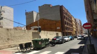 Terreny residencial a Calle vazquez mella 39. Excelente piso a la venta