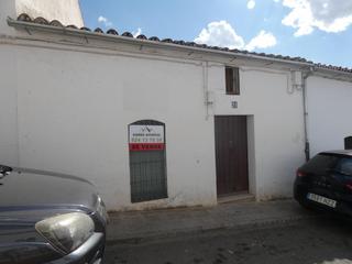 Casa a Azuaga. Casa con posibilidad de garaje