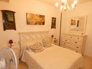 Casa adosada en Azuaga. Casa con garaje y piscina comunitaria