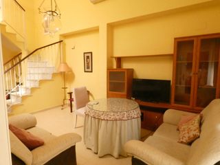 Miete Etagenwohnung in Calle estalajes 116. Apartamento centrico dos dormitorios