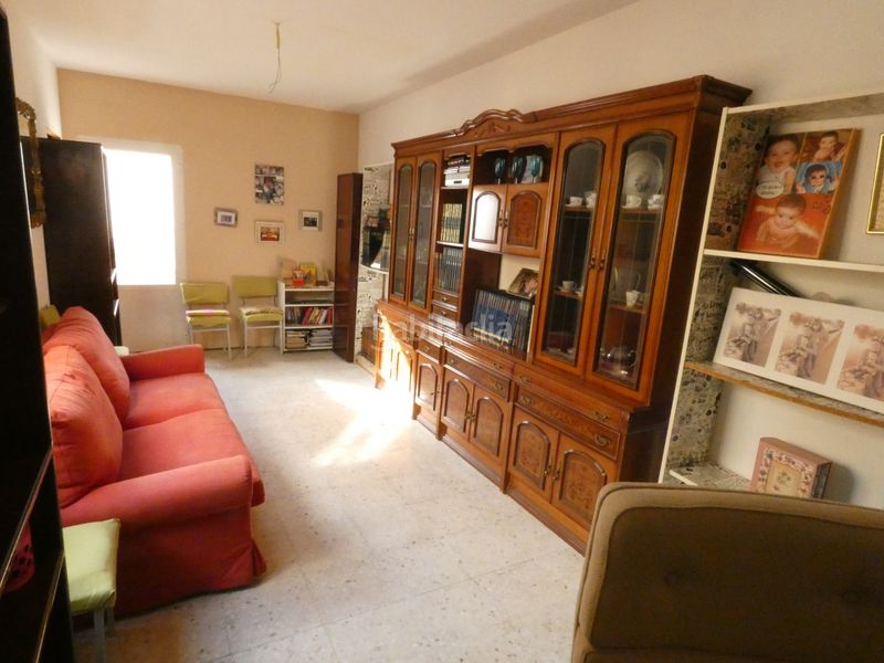 Foto 18ef29fd-90aa-42b4-89a8-2eec4ad29a11. Casa amb aparcament a Azuaga