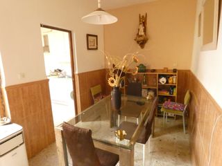 Casa in Azuaga. Casa con cochera junto al parque cervantes