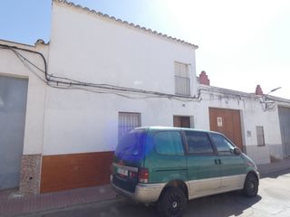 Casa in Granja de Torrehermosa. Casa tres dormitorios