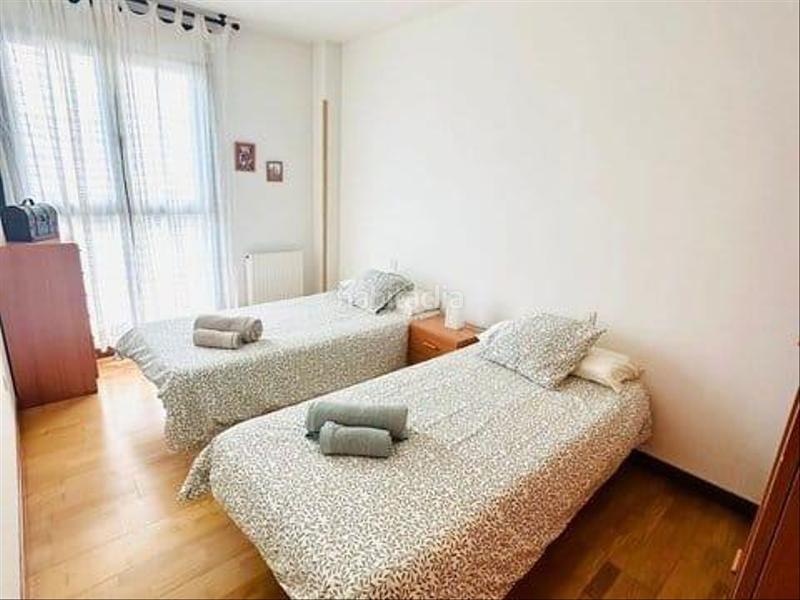 Foto 699a45f5-1f69-4a7f-ab4d-55e31fa52b70. Piso vive la costa cántabra piso con terraza en urbanización privada en Mogro en Miengo