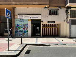 Local Comercial en Castilla - Hermida. Local comercial en calle ruiz de zorrilla