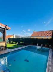 Chalet in Mortera. Tu hogar soñado casa con piscina y jardín en mortera