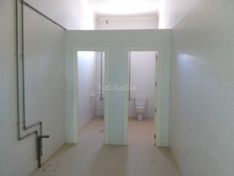 Foto c74c1807-1150-41c7-896e-8327be8cd280. Nau industrial a Hellín