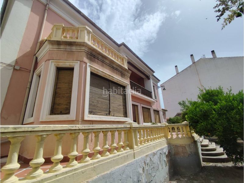 Foto 9fafc92d-2609-4627-b0cc-751404d52596. Casa aparellada amb aparcament a Hellín