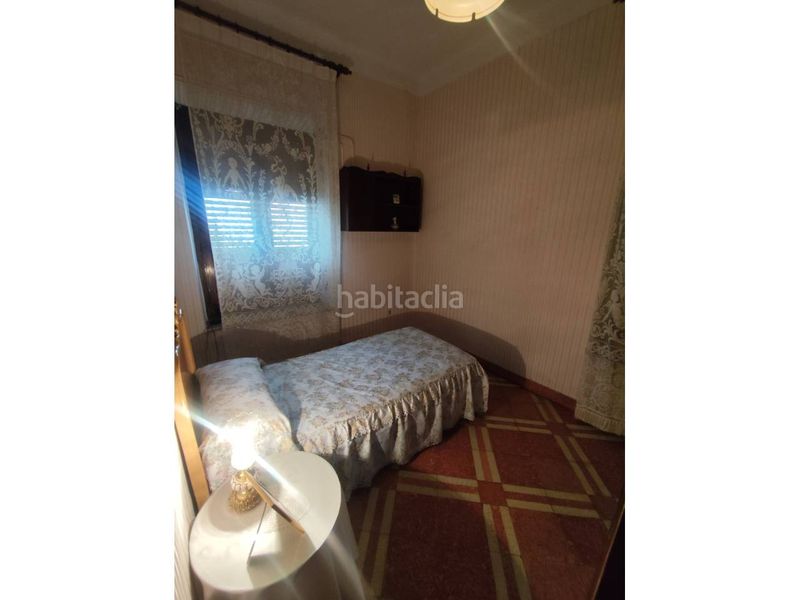 Foto b66e9189-e3f6-499e-b8f2-6dd2666c7127. Casa aparellada amb aparcament a Hellín