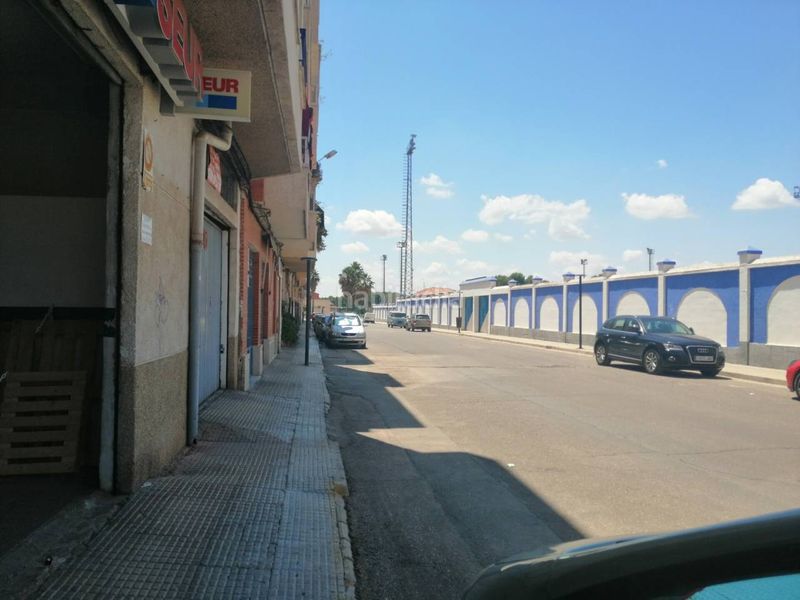 Foto 4a544ba1-81e6-4b14-b8ba-c84731de21dc. Aparcament cotxe a Hellín