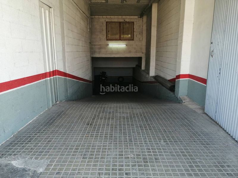 Foto ce06115c-3793-4c35-a199-8b3ded42d516. Aparcament cotxe a Hellín