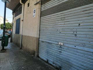 Local Comercial  Calle balmes. Local en venta en hellín