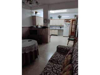 Flat  Avenida libertad. Gran piso en venta en hellin con patio.