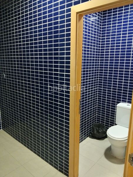 Foto fcc848a1-0427-4f09-ab40-251260534150. Local comercial a colores - entreparques Sevilla
