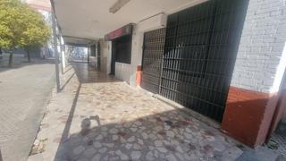 Local commercial à San Pablo. Local com. en venta en san pablo  el greco.