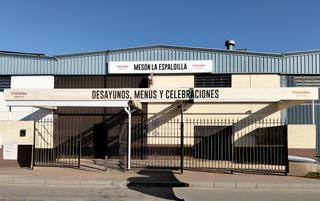 Local Comercial a Centro. Restaurante en venta en polígono industrial.