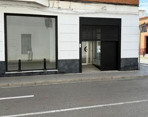 Alquiler Local Comercial en Centro - Doa Mercedes. Local com. en alquiler en dos hermanas.