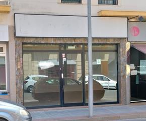 Lloguer Local Comercial a Centro - Doña Mercedes. Local comercial a la calle en alquiler en dos hermanas.