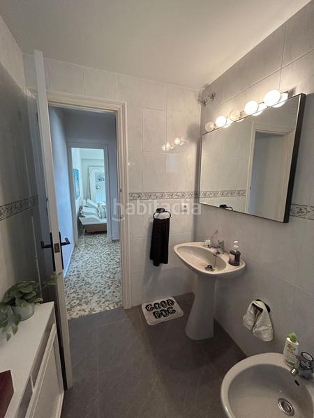 Foto e7967fb6-3508-4a71-beac-405a90a9ce98. Etagenwohnung mit heizung parking in colores - entreparques Sevilla