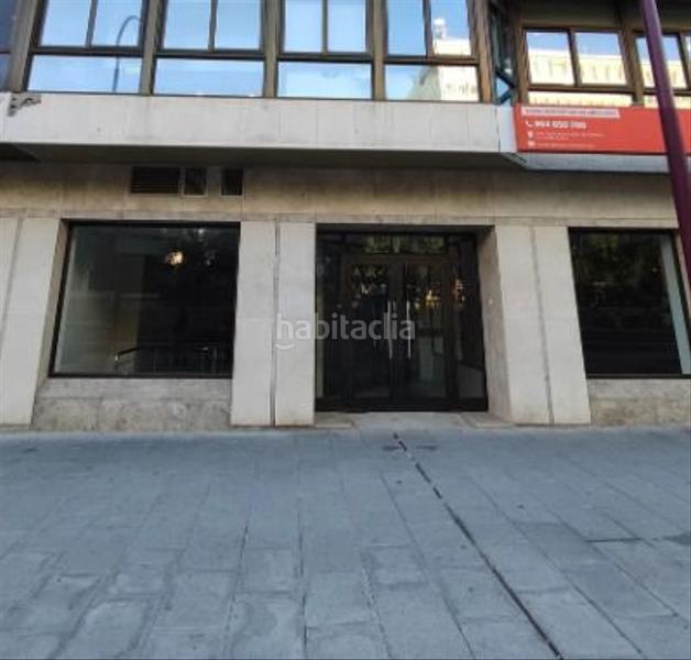 Foto 425537ac-e1e0-4f9c-8902-154b3b56e9c4. Alquiler local comercial local en alquiler en nervión avd.san francisco javier. en Sevilla