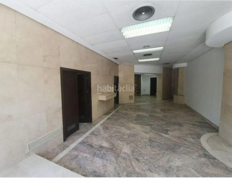 Foto f5bb6188-3d84-4283-807e-338bd83a2515. Rent business premise in La Buhaira Sevilla