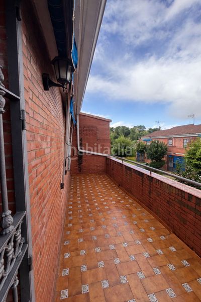 Foto 0bf81275-9e3f-47f7-a57b-9df2be11733e. Casa amb calefacció aparcament a colores - entreparques Sevilla