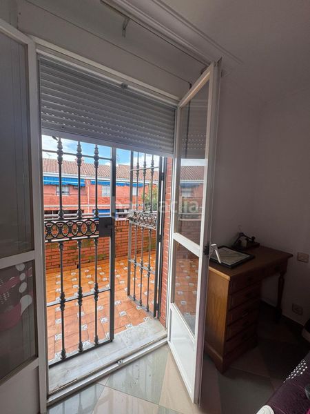 Foto 123a18b7-61e5-4b6d-b1ad-a161b7f7a779. Casa amb calefacció aparcament a colores - entreparques Sevilla