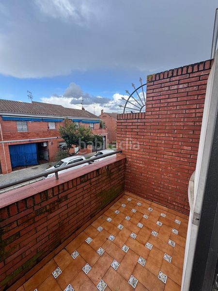 Foto 3d729d04-c147-44a4-ac5c-ca7faed82b9c. Casa amb calefacció aparcament a colores - entreparques Sevilla