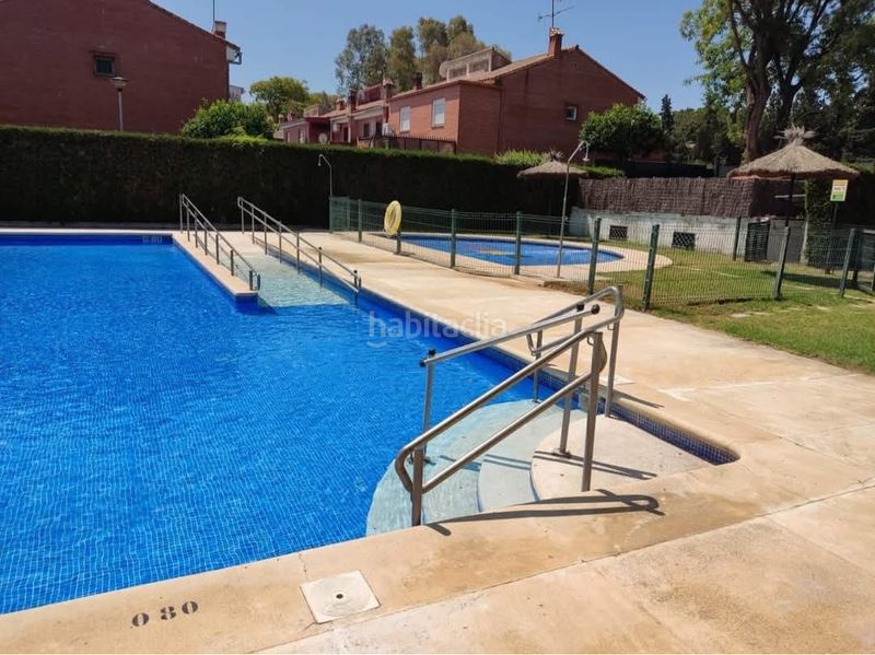 Foto 930c2d9b-daab-436a-9c53-3009841bcdf8. Casa amb calefacció aparcament a colores - entreparques Sevilla