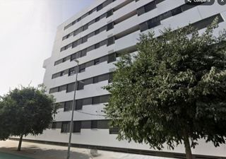 Lloguer Local Comercial a Torreblanca. Local en alquiler en sevilla este  hacienda el rosario.