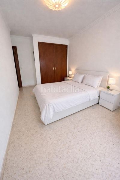 Foto dfba2384-7598-4c88-950e-ce16d1189e8f. Pis amb aparcament piscina a colores - entreparques Sevilla