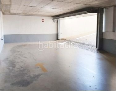 Foto bd8a2220-04d6-4864-986a-74e4957ef07c. Aparcament cotxe a colores - entreparques Sevilla
