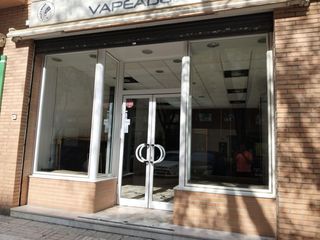 Miete Geschäftsraum in Colores -  Entreparques. Local en alquiler en sevilla este.