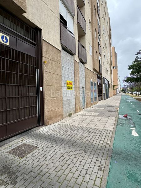 Foto 0a155820-0ad4-448f-8506-5479b60e5470. Local comercial a colores - entreparques Sevilla