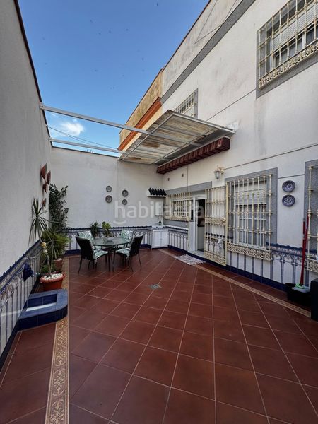 Foto 0f67fcdc-d0c7-42e8-8190-a4fa576519cb. Casa amb aparcament a Centro - Doña Mercedes Dos Hermanas