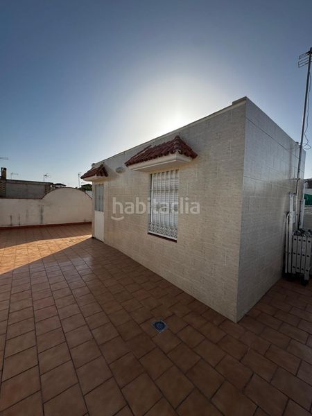 Foto b8a8c690-9a8a-4972-bca1-bb134cfa9fc7. Casa amb aparcament a Centro - Doña Mercedes Dos Hermanas