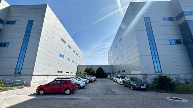 Foto 4c494cd2-a7ed-4e10-aa26-a7bc9bfa7037. Location bâtiment à usage industriel dans Rinconada (La)