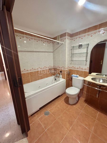 Foto 63710bcf-fd83-472a-8a58-f16f77e92114. Pis amb aparcament piscina a colores - entreparques Sevilla